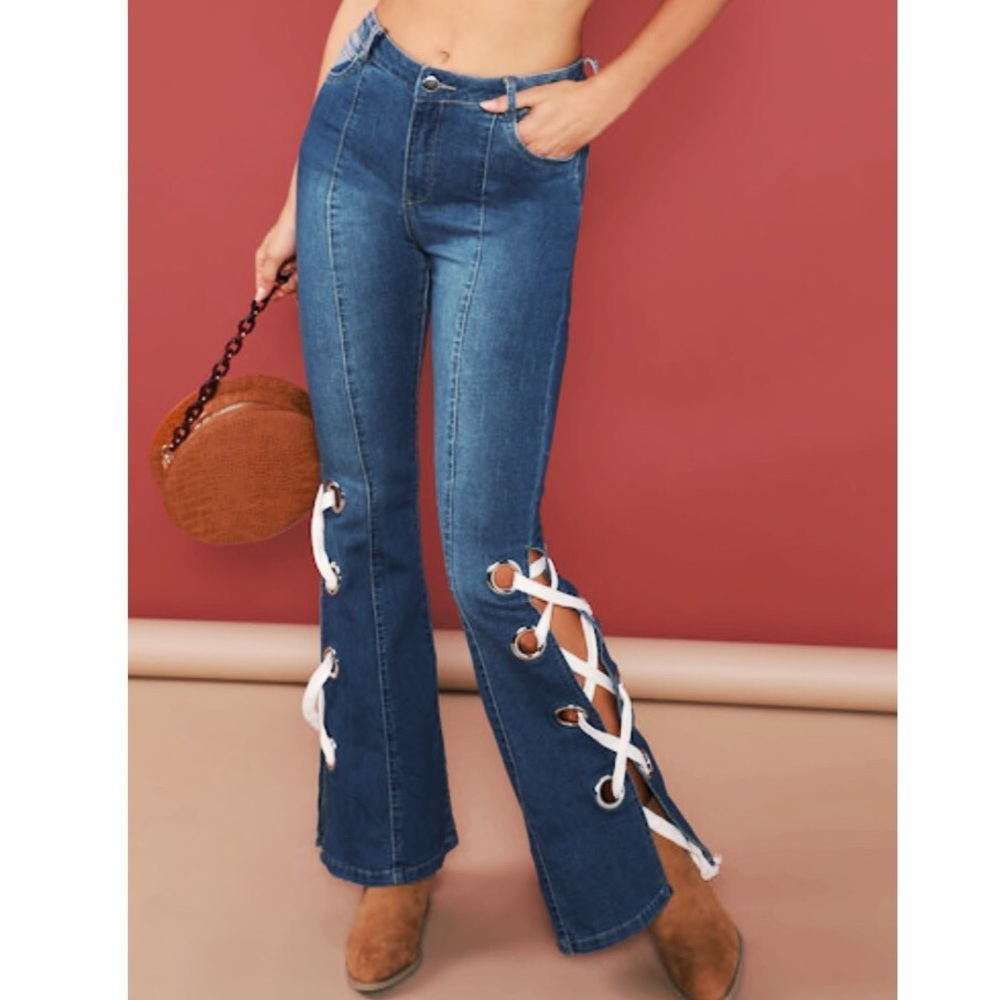 RESERVED 1️⃣5️⃣ Flare Leg Faded Lace Detail Jeans - Picture 3 of 5